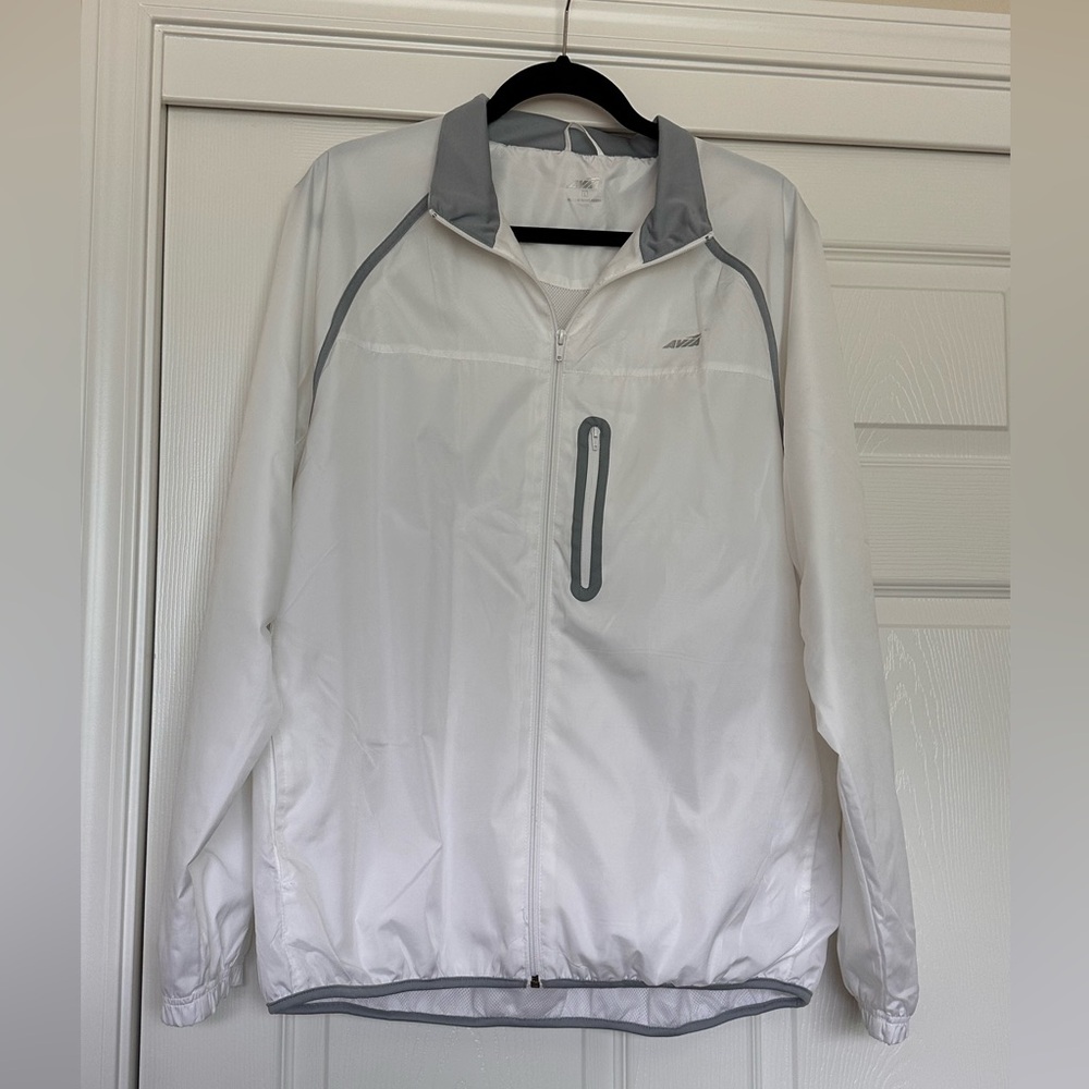 Women’s showerproof AVÍA lightweight running jacket